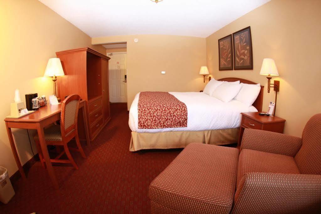 Budget Host Inn & Suites Saint Ignace Ngoại thất bức ảnh
